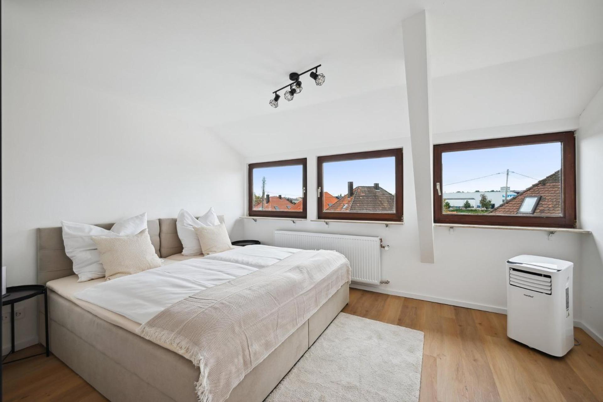 Malu Rooms - Top Lage, Kostenloser Parkplatz, Klima, Netflix, 24H Checkin Ludwigsburg Buitenkant foto